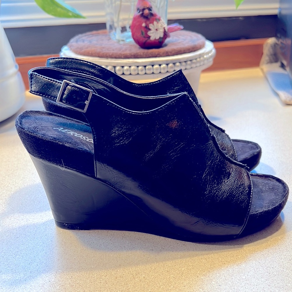 Aerosols Platform Wedge Sandal SIZE 7.
